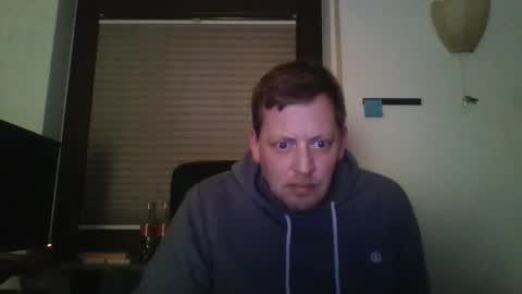 Snapshot of blonde32m chatting on 12-15-24, 06:48 blonde32m online show from 12-15-24, 06:48