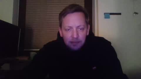 Snapshot of blonde32m chatting on 12-27-24, 05:05 blonde32m online show from 12-27-24, 05:05