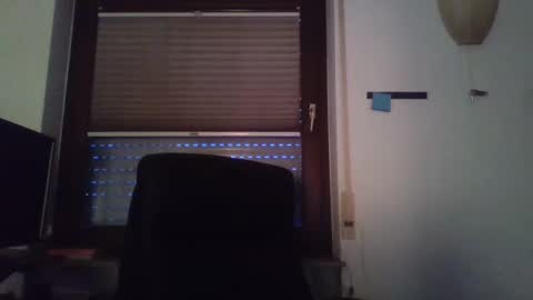 Snapshot of blonde32m chatting on 02-14-25, 04:41 blonde32m online show from 02-14-25, 04:41