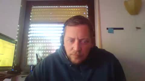 Snapshot of blonde32m chatting on 11-03-25, 02:18 blonde32m online show from 11-03-25, 02:18