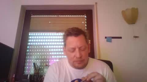 Snapshot of blonde32m chatting on 11-08-25, 06:57 blonde32m online show from 11-08-25, 06:57