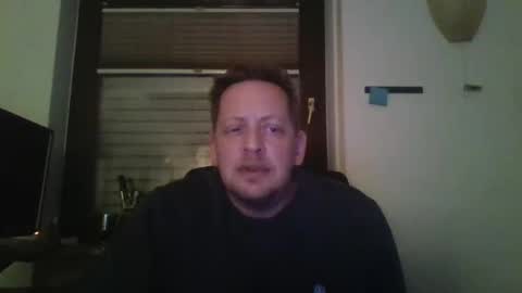 Snapshot of blonde32m chatting on 11-14-25, 06:17 blonde32m online show from 11-14-25, 06:17