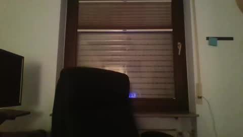 Snapshot of blonde32m chatting on 11-25-25, 10:54 blonde32m online show from 11-25-25, 10:54