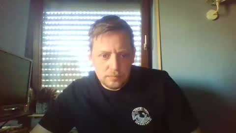 Snapshot of blonde32m chatting on 04-24-26, 09:34 blonde32m online show from 04-24-26, 09:34