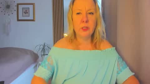 Nicole online show from 01-21-25, 09:03