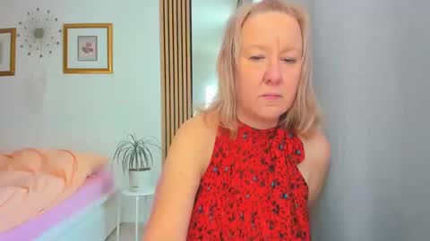 Nicole online show from 02-09-25, 08:54