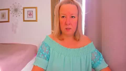 Nicole online show from 03-06-25, 09:58