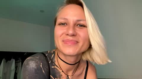 Snapshot of blonde_fuck_couple chatting on 06-14-26, 02:24 blonde_fuck_couple online show from 06-14-26, 02:24