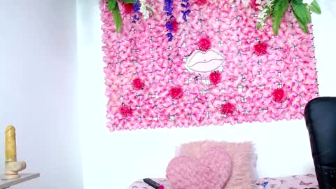 Snapshot of blonde_squirt_ chatting on 01-03-25, 07:49 blonde_squirt_ online show from 01-03-25, 07:49