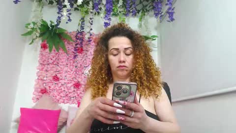 Snapshot of blonde_squirt_ chatting on 12-15-25, 11:53 blonde_squirt_ online show from 12-15-25, 11:53