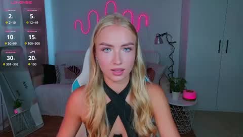 Snapshot of blonde_vibe chatting on 07-22-26, 09:56 Nessa online show from 07-22-26, 09:56