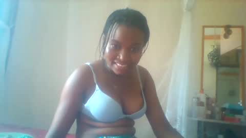 Snapshot of blondebarbiey chatting on 02-05-25, 01:22 blonde online show from 02-05-25, 01:22