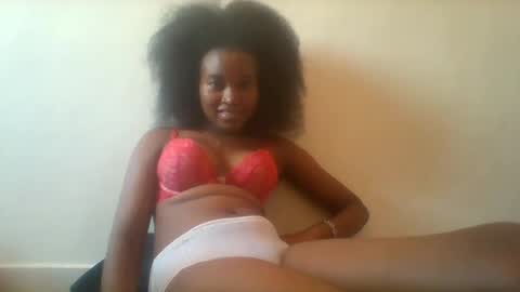 Snapshot of blondebarbiey chatting on 02-10-25, 08:42 blonde online show from 02-10-25, 08:42