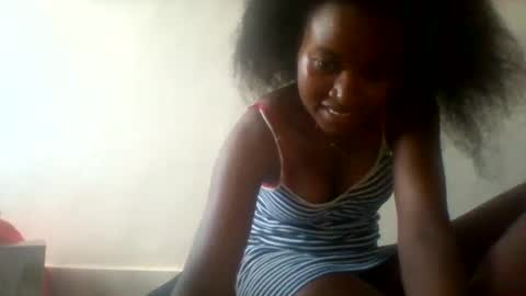 Snapshot of blondebarbiey chatting on 02-10-25, 02:05 blonde online show from 02-10-25, 02:05