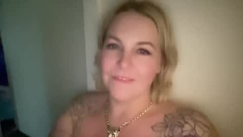 Snapshot of blondejj chatting on 01-02-25, 07:44 JJ online show from 01-02-25, 07:44