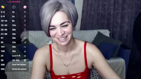 Snapshot of blondemommy_77 chatting on 12-11-24, 11:43 Lola online show from 12-11-24, 11:43