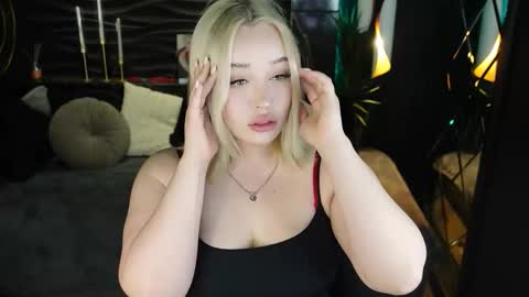 blondessa___ online show from 03-22-26, 01:58