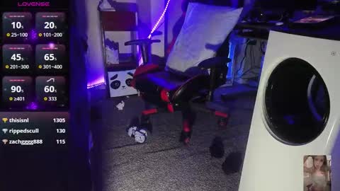 Bubbles online show from 11-25-25, 02:50