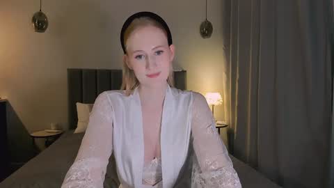 Mia online show from 12-06-24, 04:06