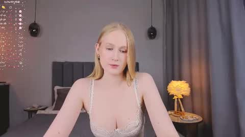 Mia online show from 02-27-25, 08:09