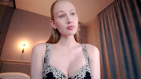 Snapshot of blondiemermaid chatting on 01-08-26, 09:50 Mia online show from 01-08-26, 09:50