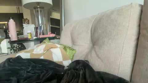 Snapshot of blondieslutt chatting on 12-21-25, 07:32 IM TRYNG online show from 12-21-25, 07:32