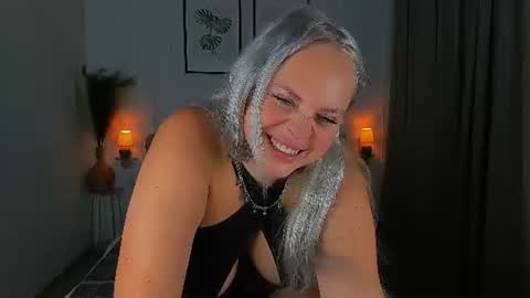 Snapshot of blondini_ chatting on 07-18-26, 01:59 Nikolla online show from 07-18-26, 01:59
