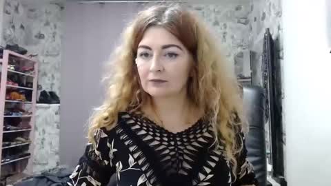 Snapshot of blondmilfs chatting on 01-10-25, 12:27 BlondMILfs online show from 01-10-25, 12:27