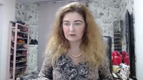Snapshot of blondmilfs chatting on 01-13-25, 03:23 BlondMILfs online show from 01-13-25, 03:23