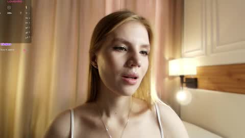 Snapshot of blondoll chatting on 05-25-26, 01:22 blondoll online show from 05-25-26, 01:22