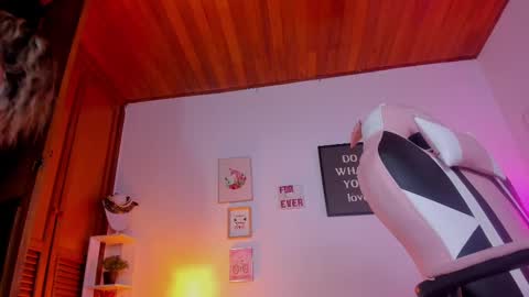 Snapshot of blondy_blows69 chatting on 09-26-25, 02:15 Isis online show from 09-26-25, 02:15