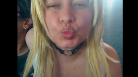 Snapshot of blontsex chatting on 06-04-26, 10:05 Blontsex online show from 06-04-26, 10:05