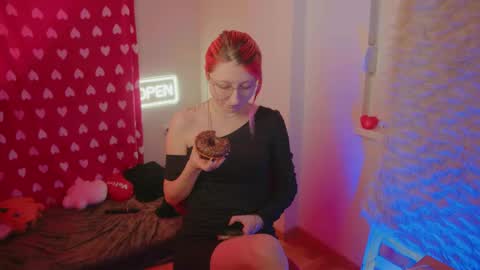 Snapshot of bloom_fairy chatting on 02-15-26, 02:47 Bloom online show from 02-15-26, 02:47