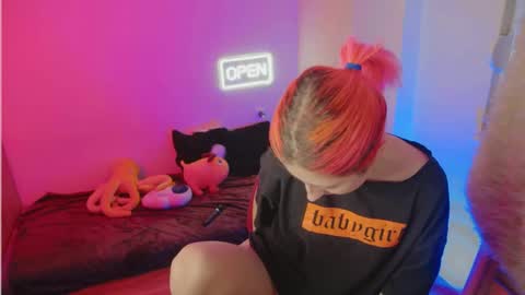 Snapshot of bloom_fairy chatting on 02-22-26, 02:59 Bloom online show from 02-22-26, 02:59