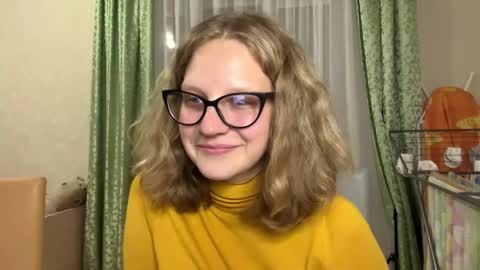 Lumi online show from 10-19-25, 06:52
