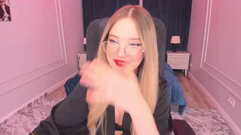 Sophia online show from 02-15-25, 12:48