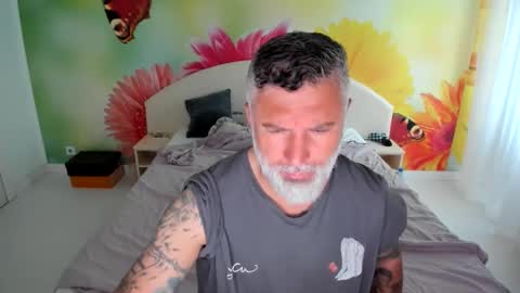 Snapshot of blowmyxxl chatting on 11-10-25, 08:35 Nico online show from 11-10-25, 08:35