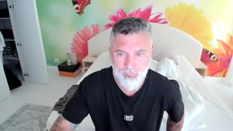 Snapshot of blowmyxxl chatting on 11-21-25, 10:47 Nico online show from 11-21-25, 10:47