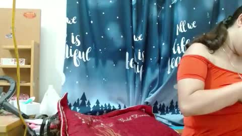 Snapshot of blowy079 chatting on 09-18-25, 09:22 blowy079 online show from 09-18-25, 09:22