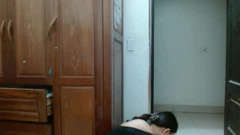 Snapshot of blowy079 chatting on 09-20-25, 11:17 blowy079 online show from 09-20-25, 11:17