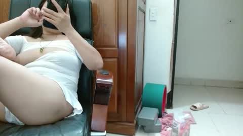 Snapshot of blowy079 chatting on 10-14-25, 01:28 blowy079 online show from 10-14-25, 01:28