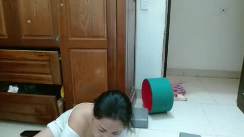 Snapshot of blowy079 chatting on 10-14-25, 01:34 blowy079 online show from 10-14-25, 01:34