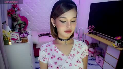 Snapshot of blue_aiveexx chatting on 04-26-26, 01:47 aivee online show from 04-26-26, 01:47
