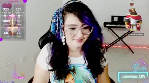 Snapshot of blue_dance chatting on 05-25-26, 04:29 susan online show from 05-25-26, 04:29