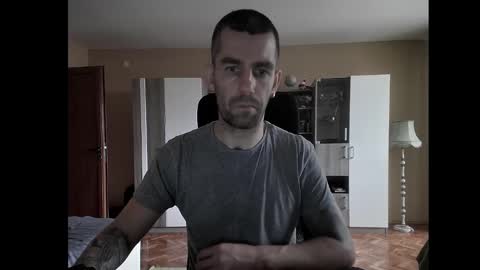 Snapshot of blue_eyed_wolf chatting on 12-11-24, 11:08 Runaway online show from 12-11-24, 11:08