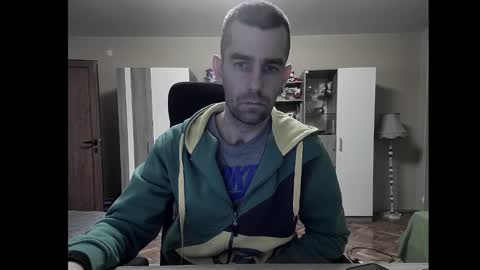 Snapshot of blue_eyed_wolf chatting on 12-25-24, 02:34 Runaway online show from 12-25-24, 02:34