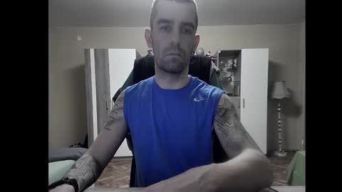 Snapshot of blue_eyed_wolf chatting on 12-25-24, 07:45 Runaway online show from 12-25-24, 07:45