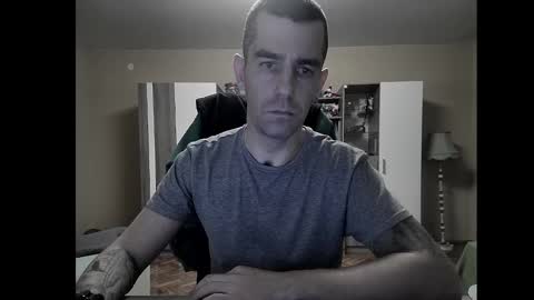 Snapshot of blue_eyed_wolf chatting on 12-28-24, 08:47 Runaway online show from 12-28-24, 08:47