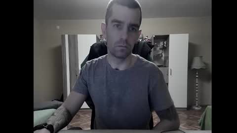 Snapshot of blue_eyed_wolf chatting on 12-30-24, 08:25 Runaway online show from 12-30-24, 08:25