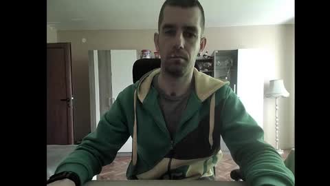 Snapshot of blue_eyed_wolf chatting on 01-01-25, 08:02 Runaway online show from 01-01-25, 08:02